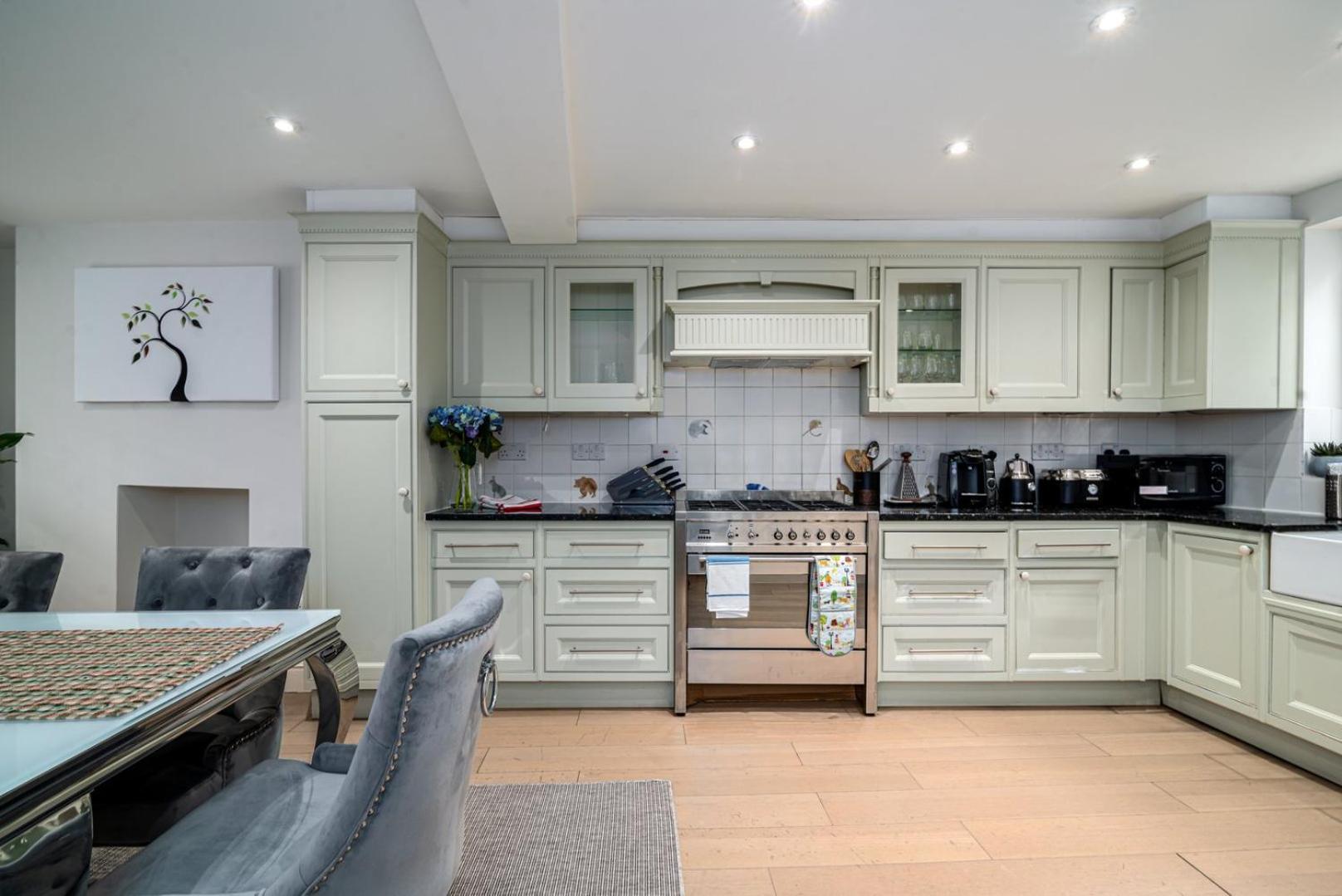 Guestready - Family Home With Garden For 6 London Exterior photo