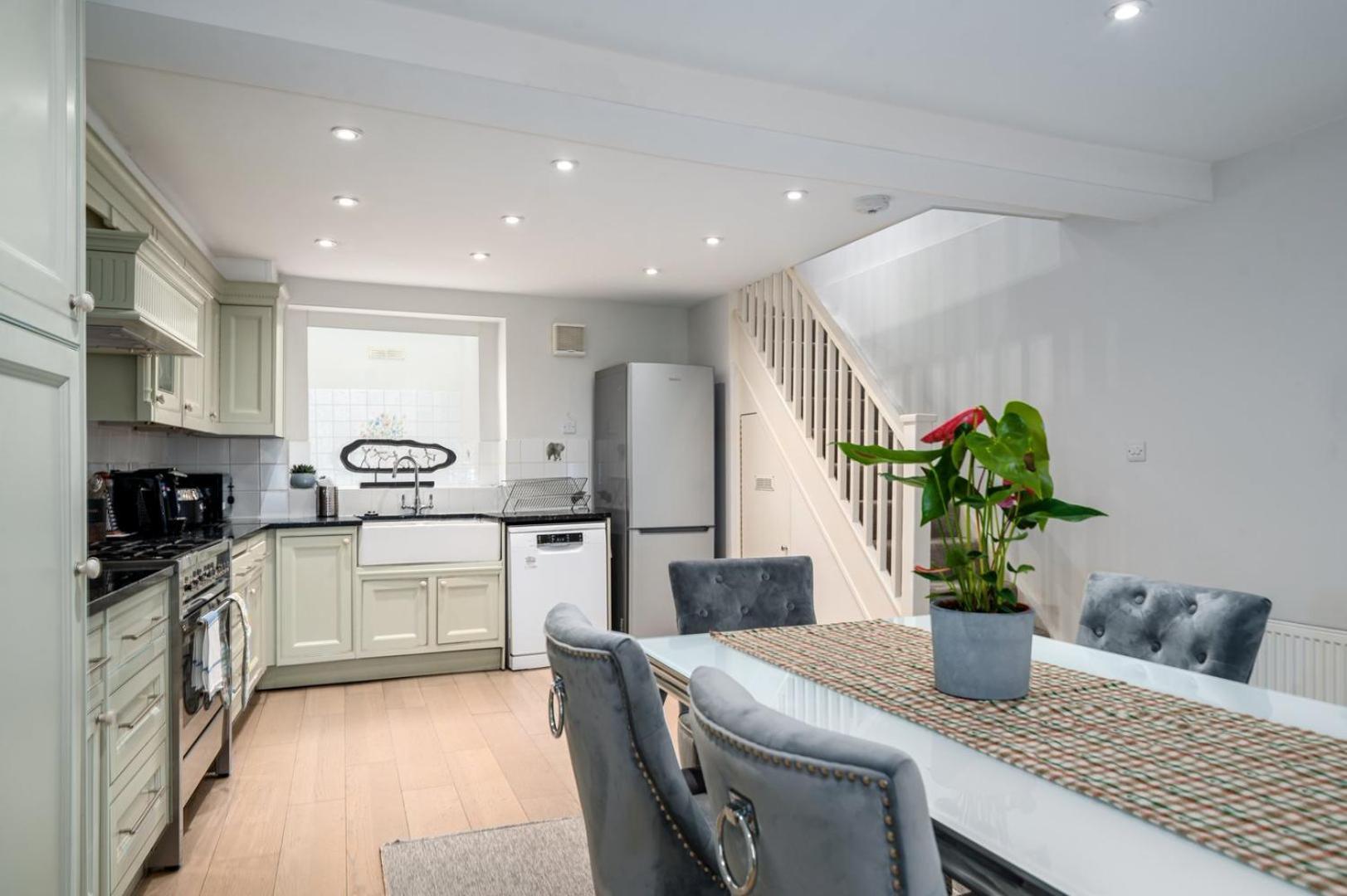 Guestready - Family Home With Garden For 6 London Exterior photo