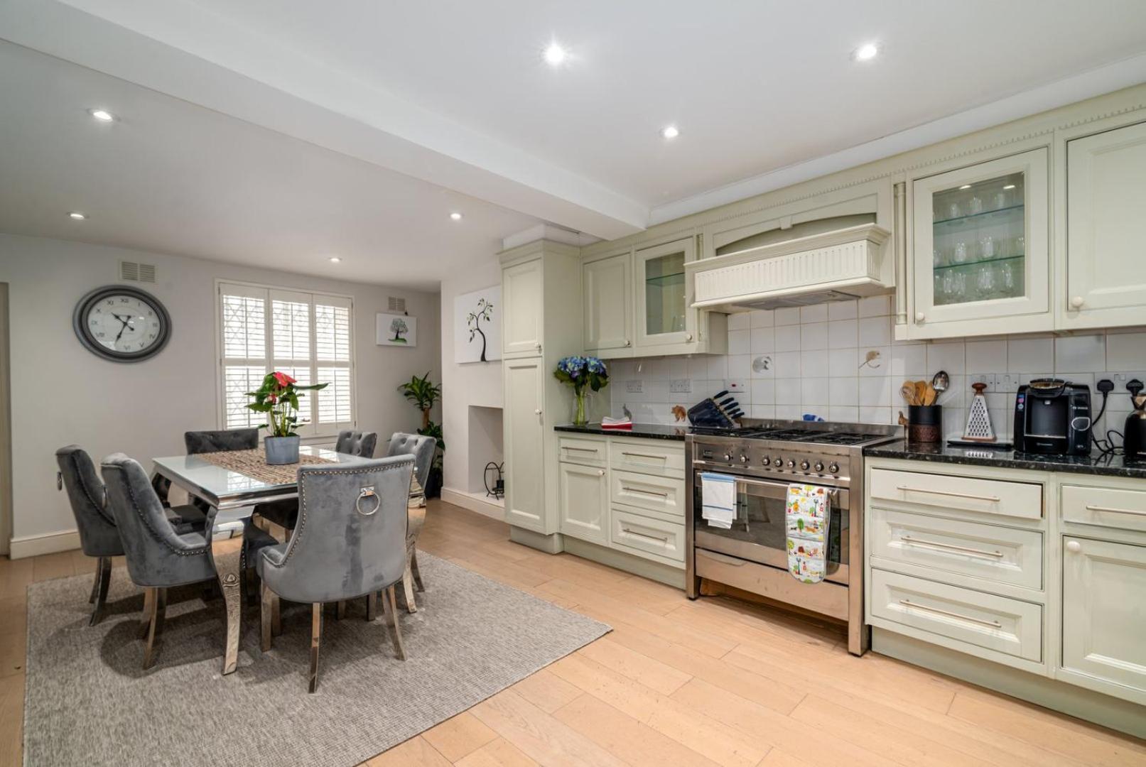 Guestready - Family Home With Garden For 6 London Exterior photo